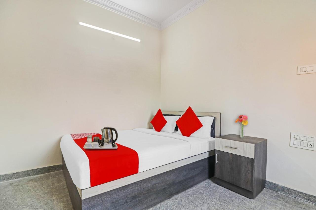 Hotel O Gs International Near Anu Wine Shop Shamshabad Esterno foto