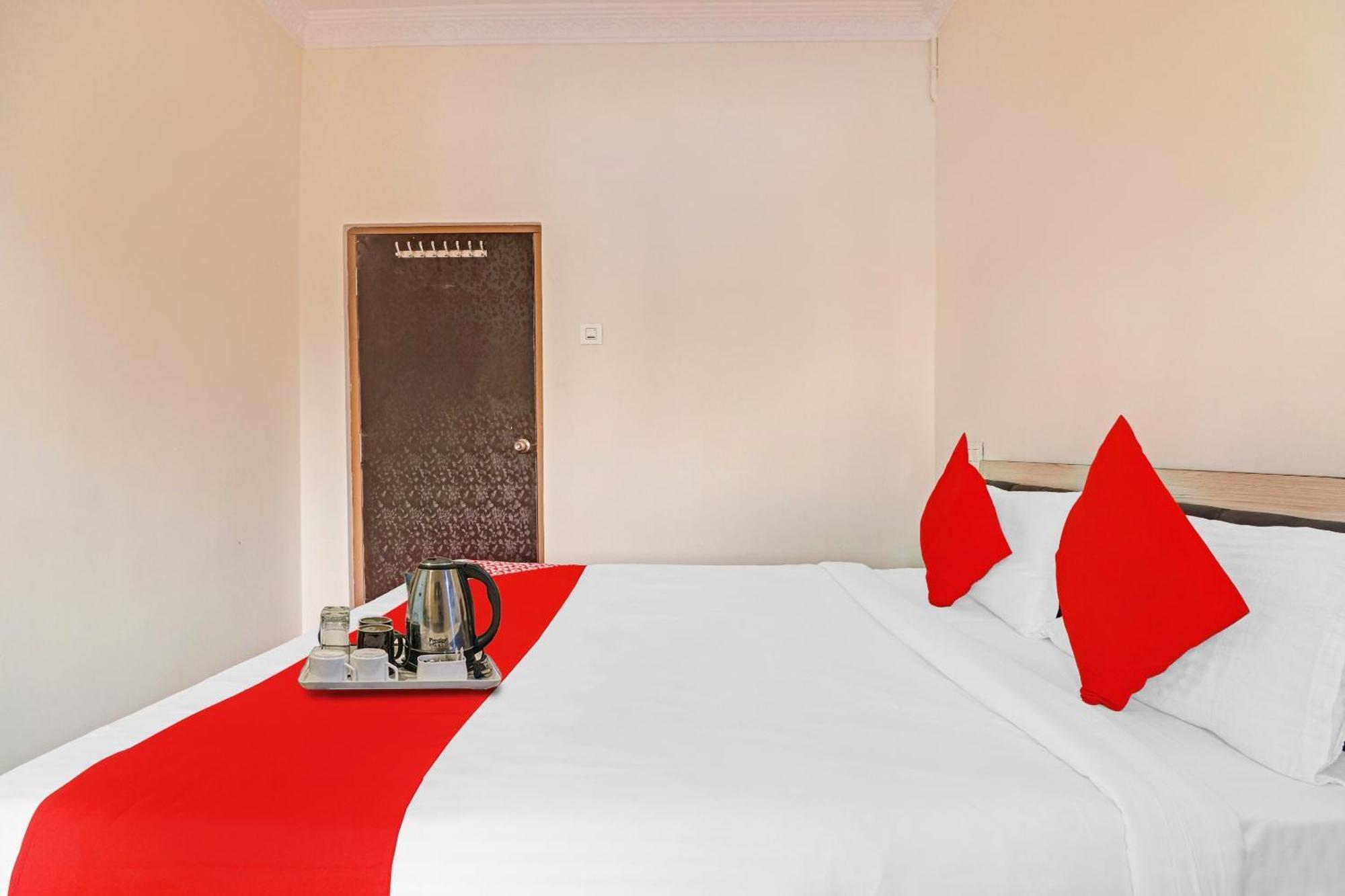 Hotel O Gs International Near Anu Wine Shop Shamshabad Esterno foto