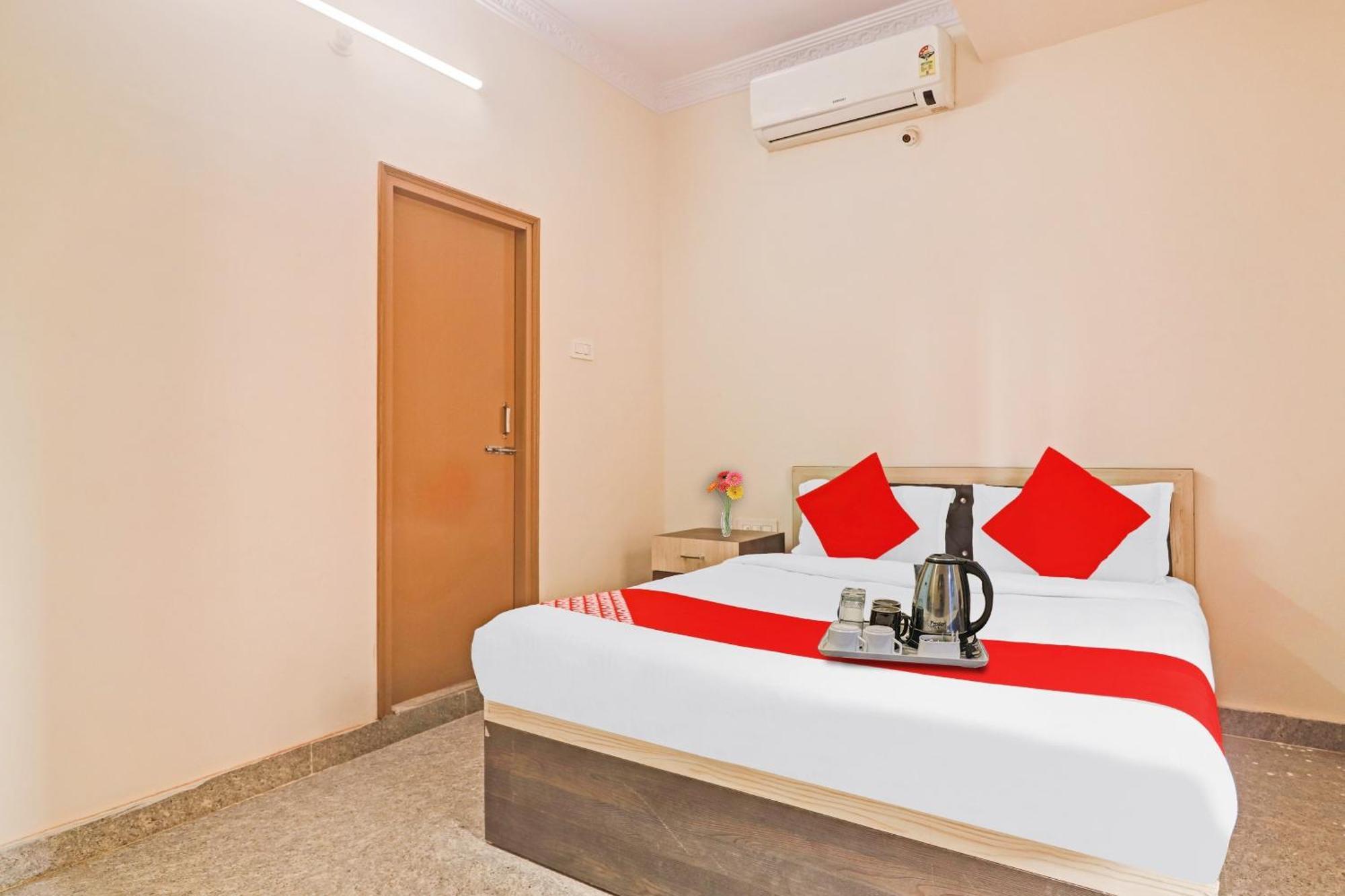 Hotel O Gs International Near Anu Wine Shop Shamshabad Esterno foto